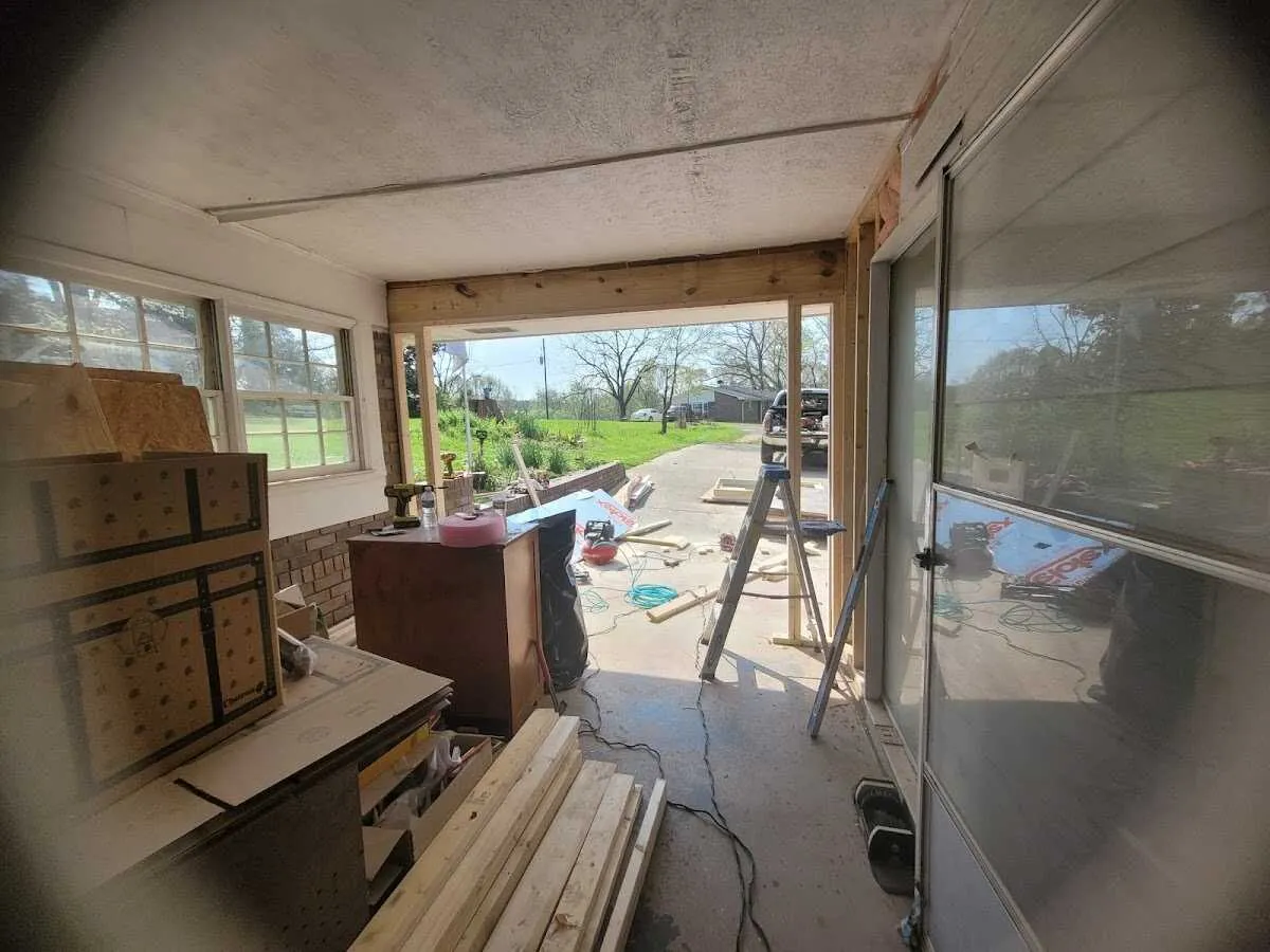 Air movers and dehumidifier for Drying & Dehumidification in Gettysburg